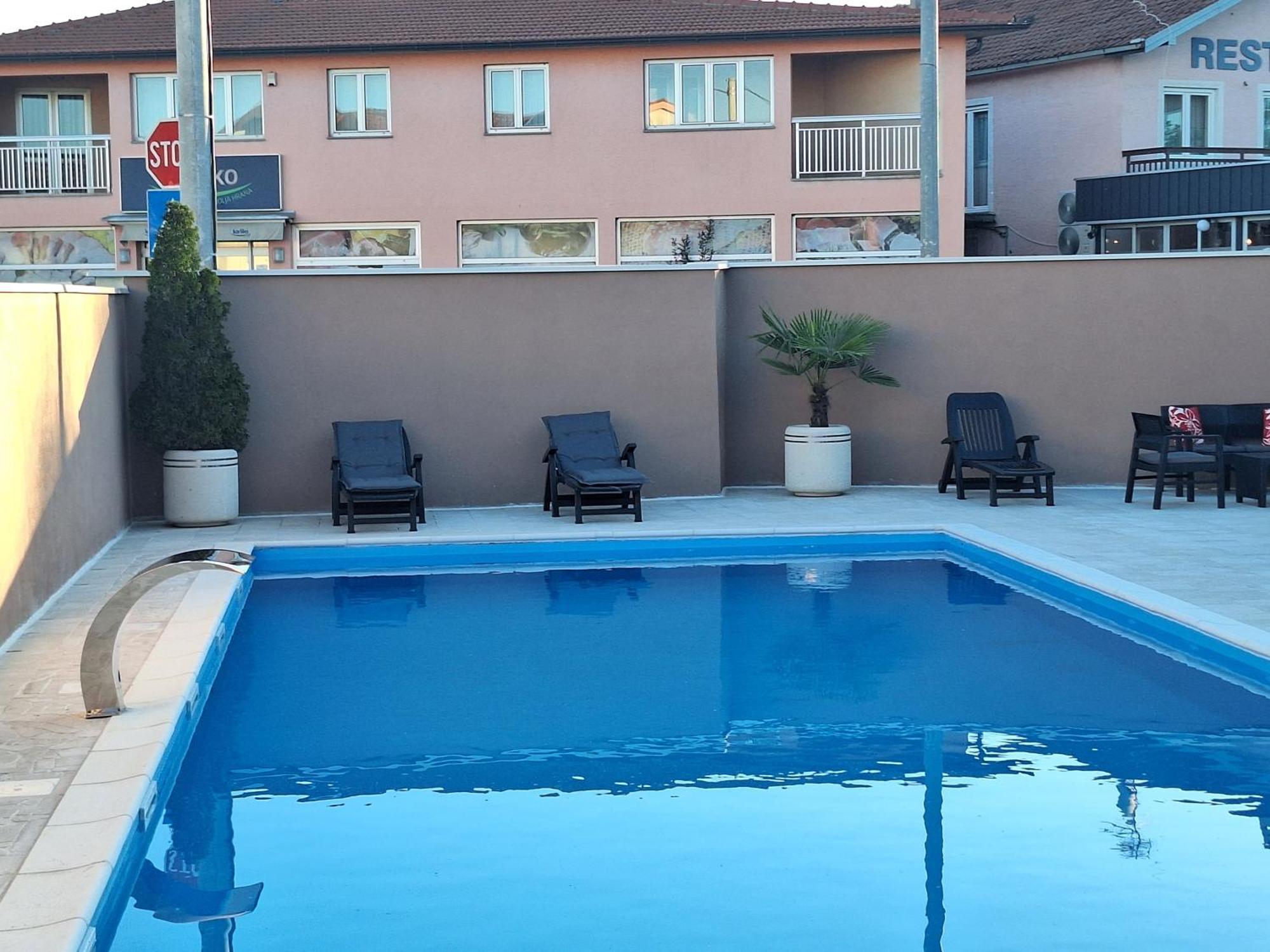 Juka Hotell Međugorje Exteriör bild